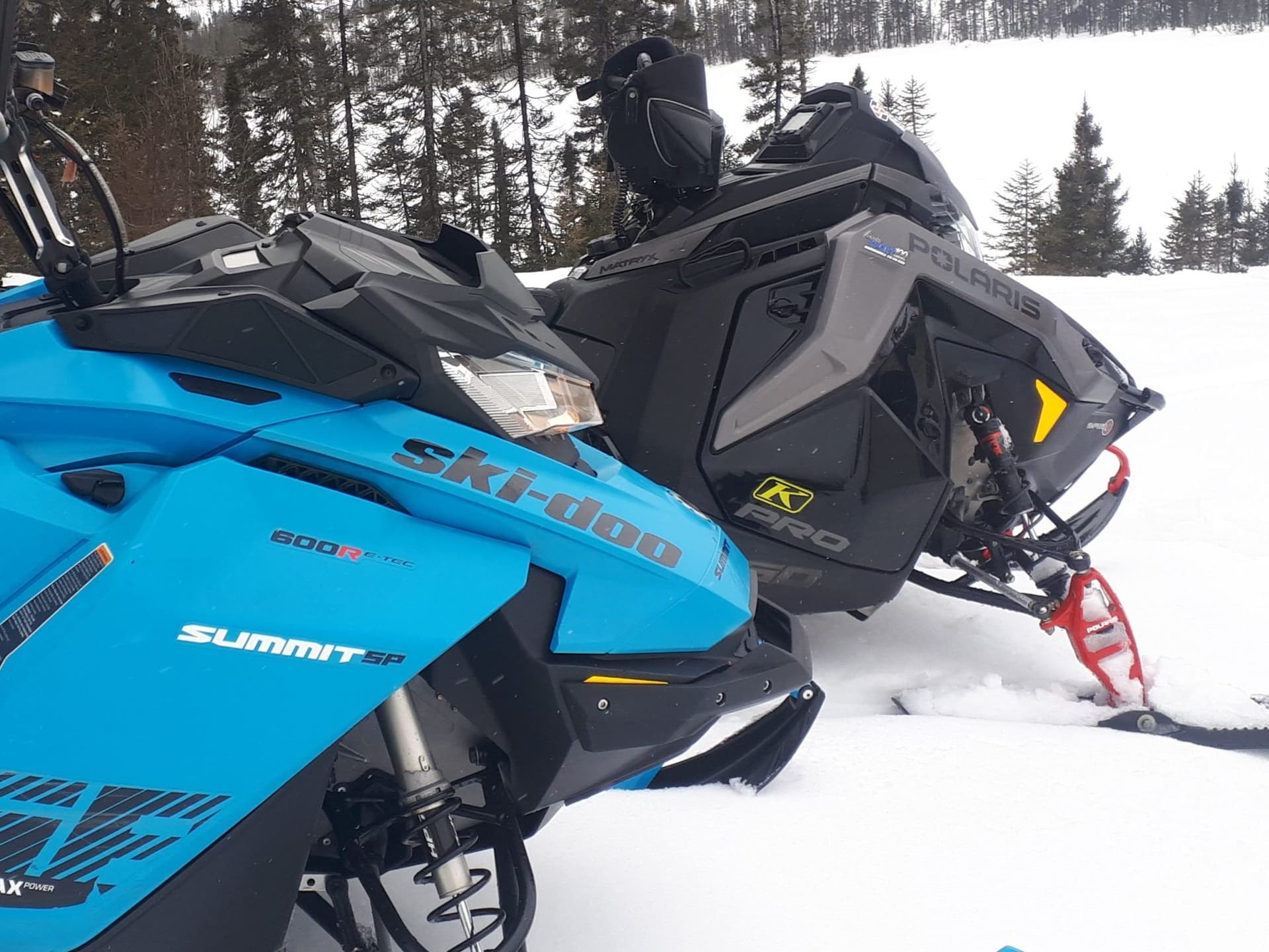 BRP Summit SP 600 R E-TEC 154″ VS Polaris Pro RMK 650 155