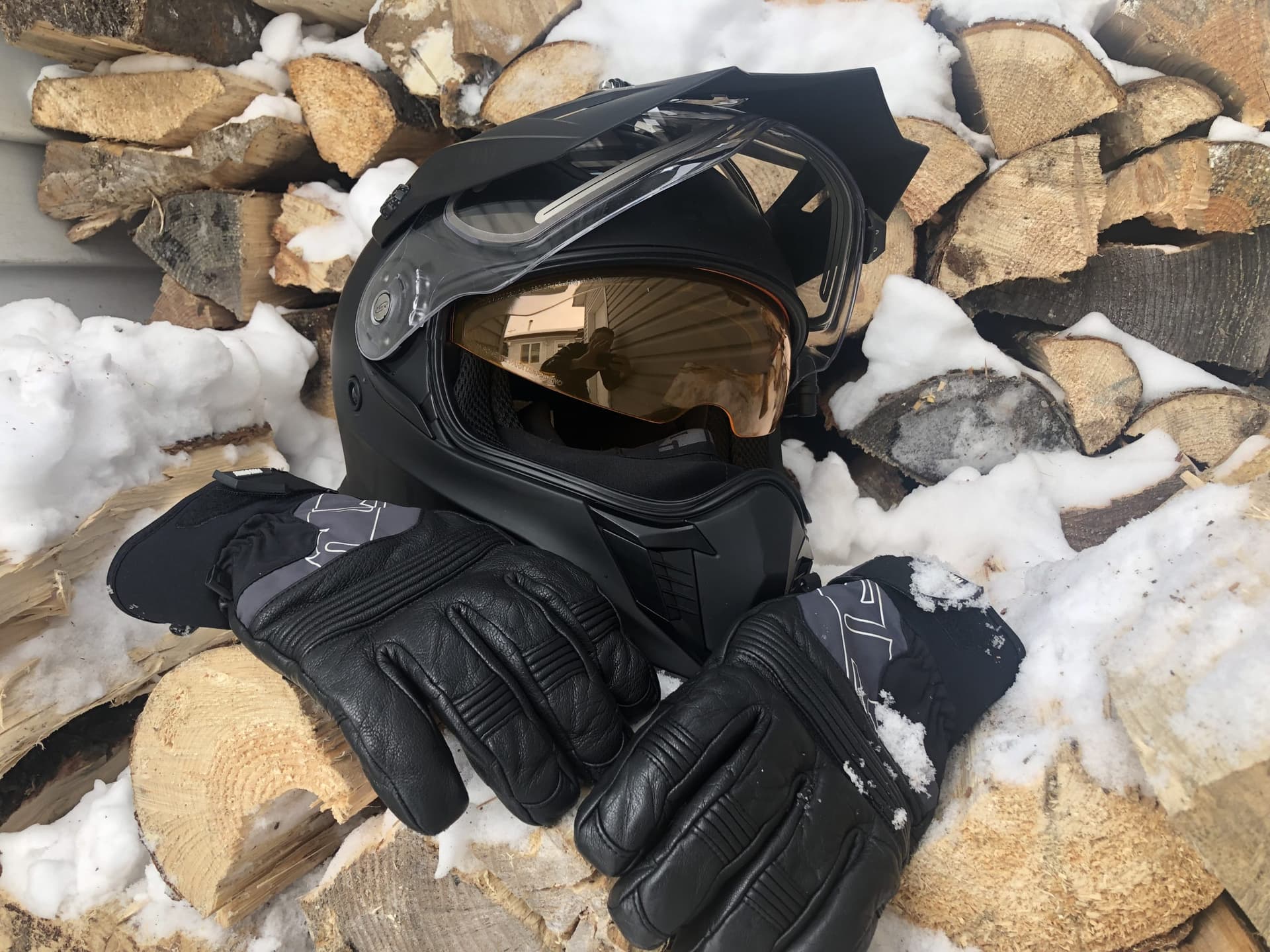 The DELTA R3 Helmet and FREE RANGE gloves from 509