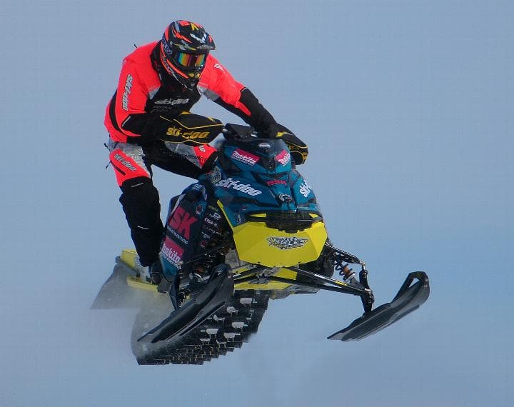 Poirier sweeps Pro finals in Valcourt, earns Triple Crown title for East Coast Snocross