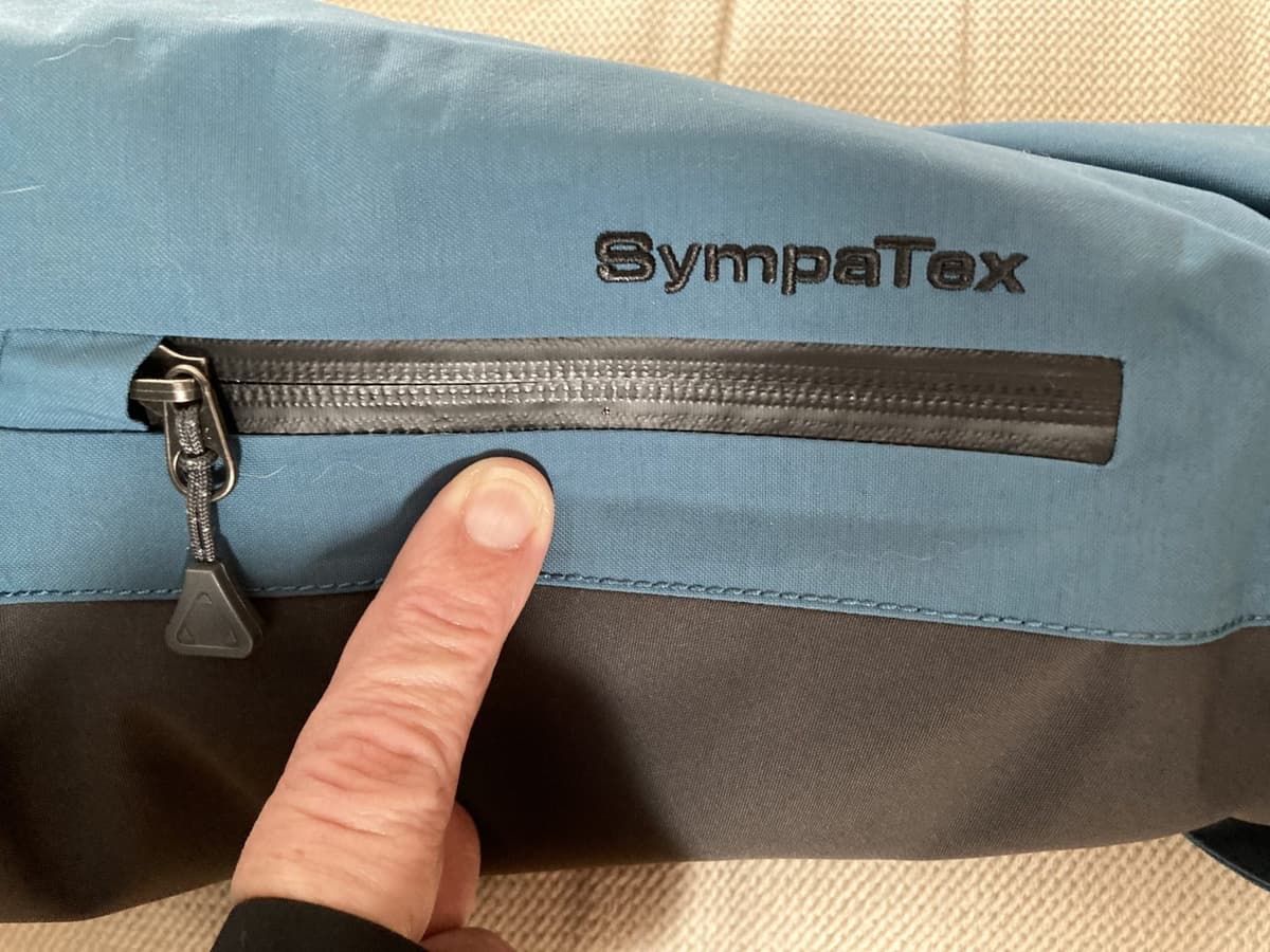 left-hand side sleeve pocket on the contego 3-in-1 jacket