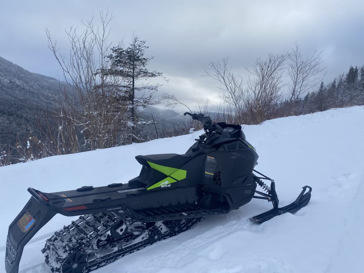 2024 zr 600 catalyst 2024 on the snow