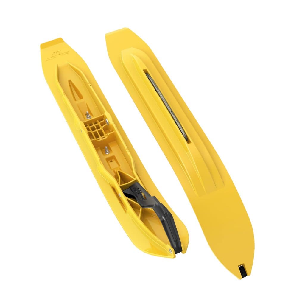 Yellow Pilot RX Skis jaunes on a white background