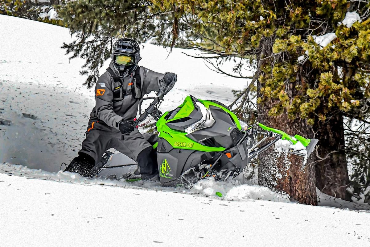 m 585 alpha one sno pro