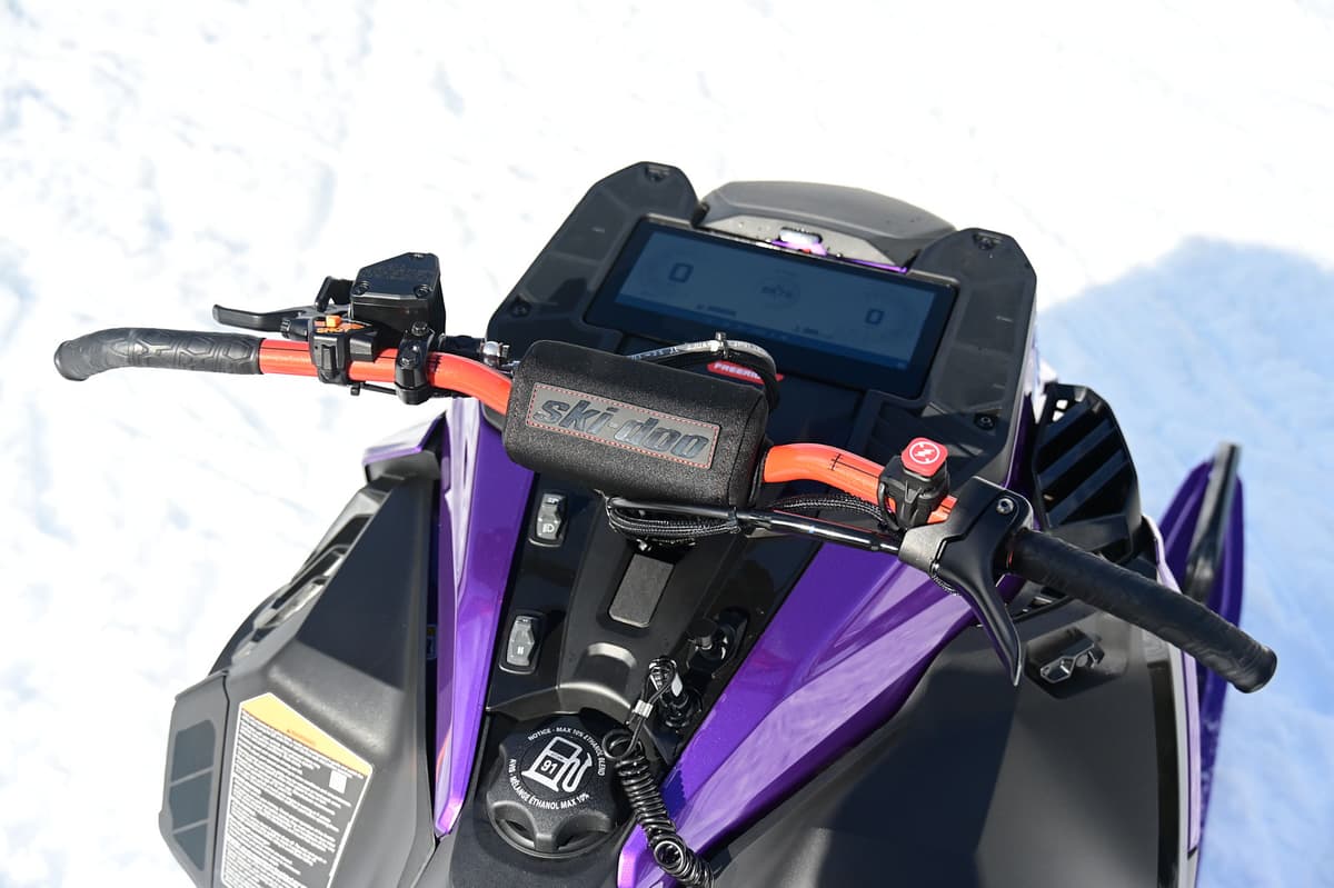 Ski-Doo 2027 Freeride low-rise handlebar