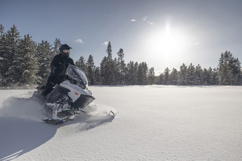 Taïga Nomad sur la neige