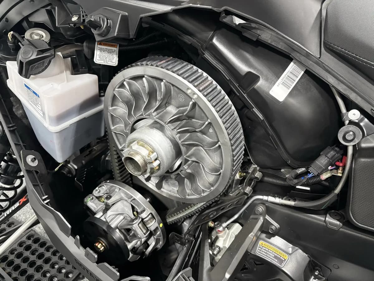 Ski-Doo's rotax 600r e-tec engine