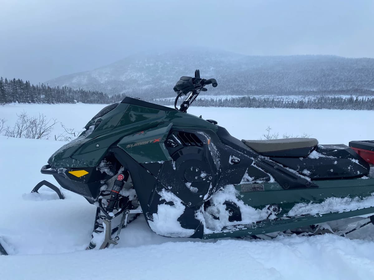 Ski-Doo Summit X 2026 with Expert package