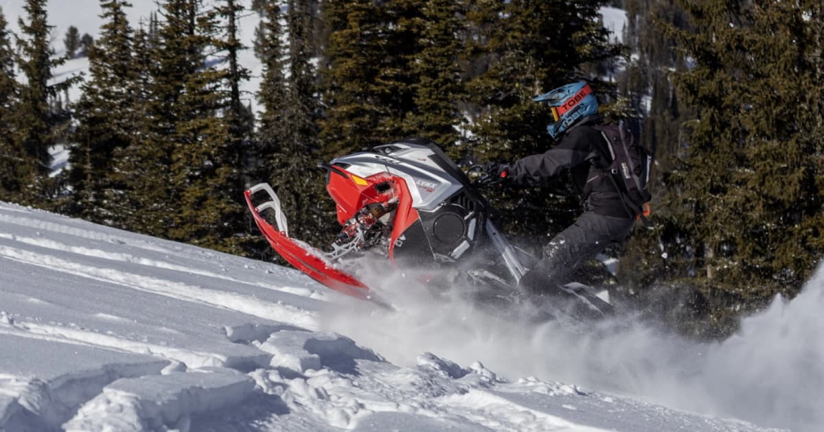 Lynx 2027 Shredder RE 3700 850 E-TEC Turbo R